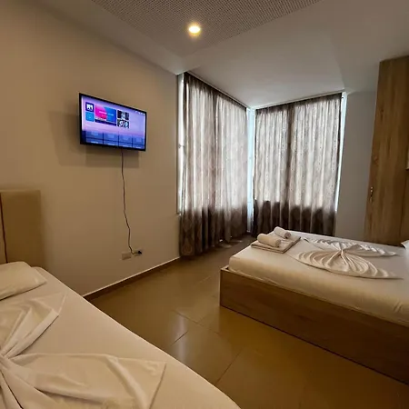 Apartment Sunflowers Golem (Tirana)